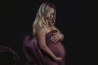 Finare art maternity portrait