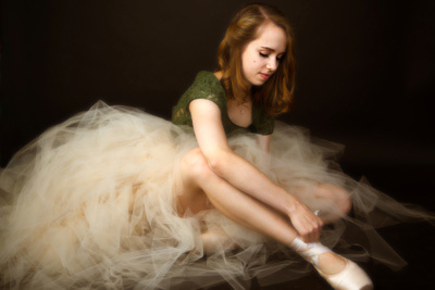 Portrait of a teenage ballerina by Burbank dance photographer, Leona Darnell